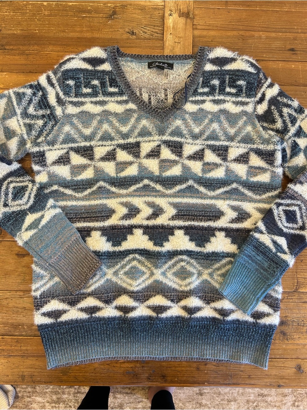 CHARLIE B Blue & Cream Geometric V-Neck Sweater